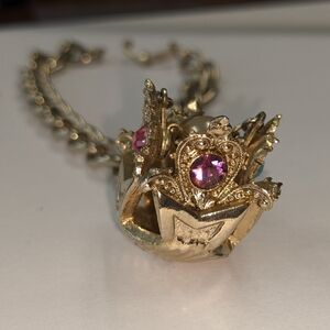 VTG SILVER TONE CROWN W/ RHINESTONES & FAUX PEARL DANGLE CHARM BRACELET